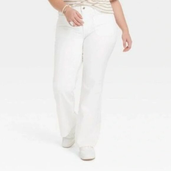 NWT Universal Thread White High Rise Flare Jeans SIZE 14 - Picture 2 of 8